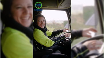 Rosa roule dans son camion MB Groupe